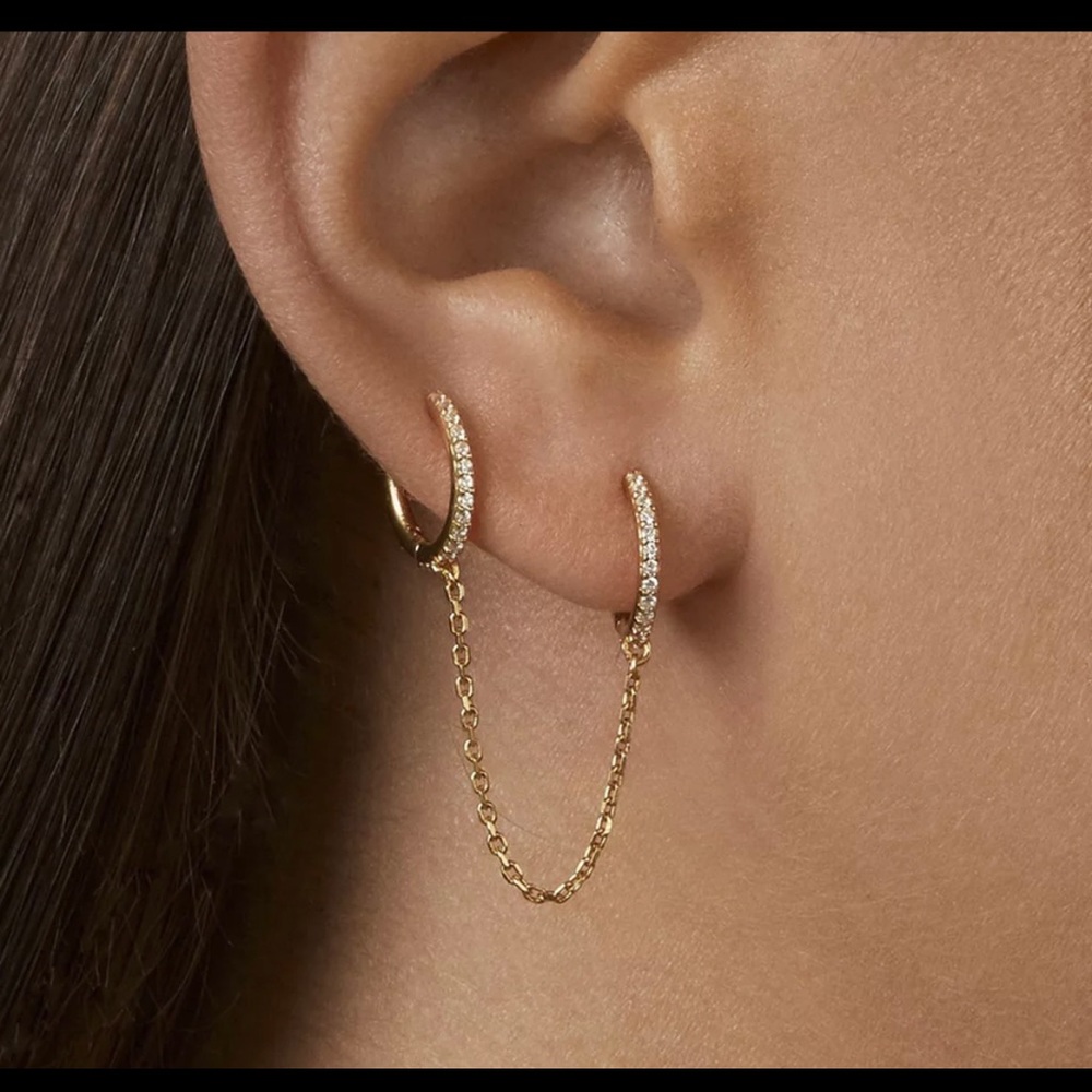 Stackable earring with double hoop & chain in gold